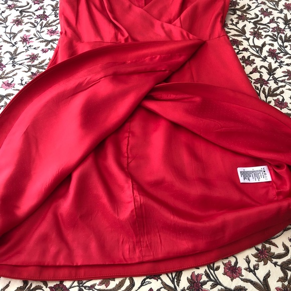 Stylish Red Dress - Picture 4 of 8